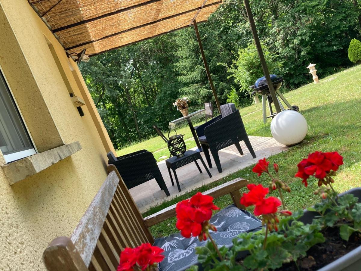 Gite Des Combes Blanches Avec Piscine Frayssinet-le-Gelat Ngoại thất bức ảnh